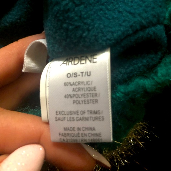 Christmas tree winter hat - Picture 3 of 3